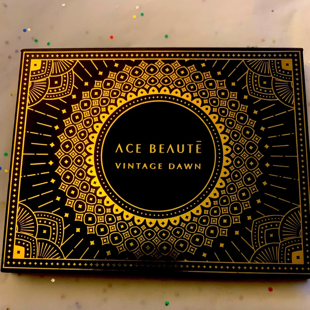 ACE Beaute Vintage Dawn Eyeshadow Palette